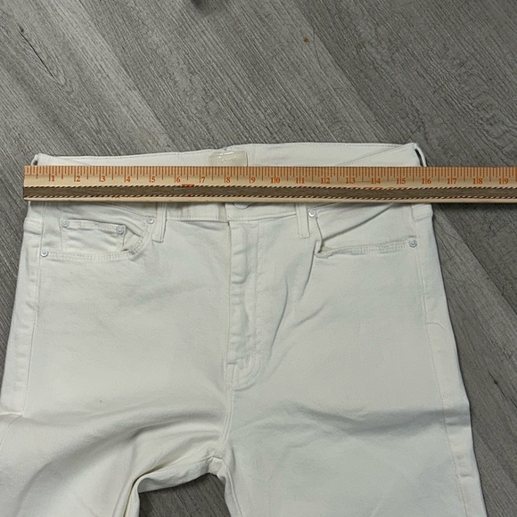 MOTHER The Weekender Fray Jeans - Fairest Of Them All | Size 32 - Picture 10 of 12